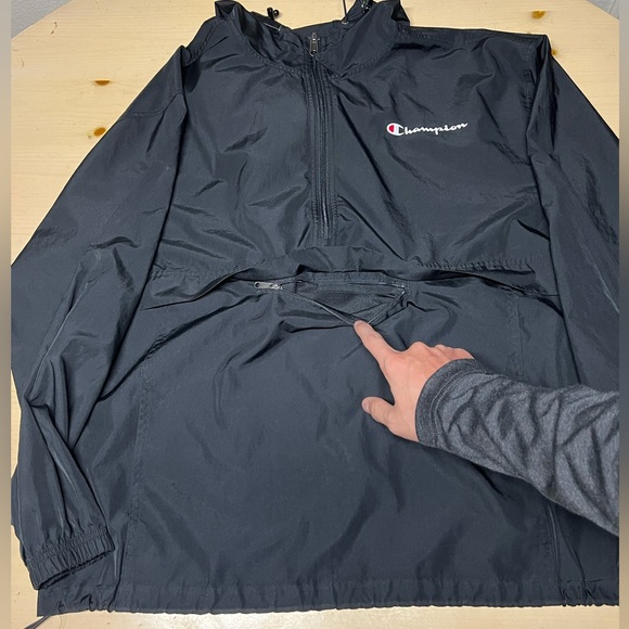 Champion windbreaker - Picture 3 of 6